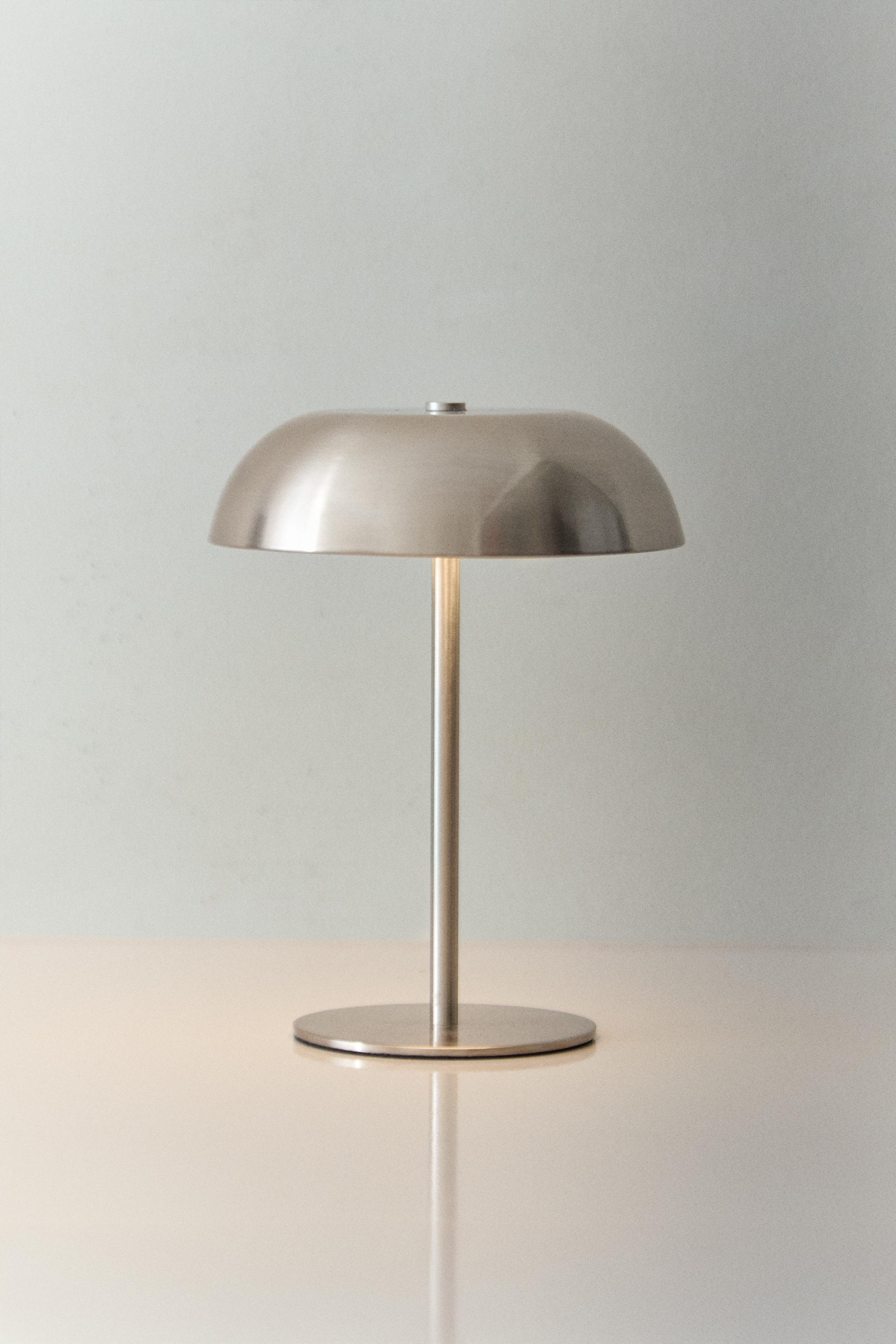 LAMPE TABLE MONOCHROME SANS FIL